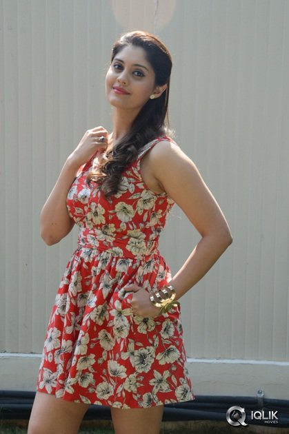 Surabhi-Interview-About-Express-Raja